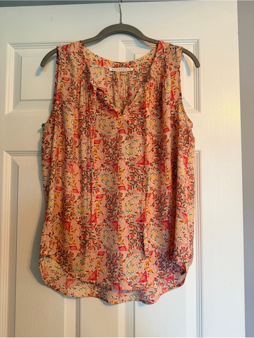 Violet & Claire Pink Floral Paisley Sleeveless V-Neck Top